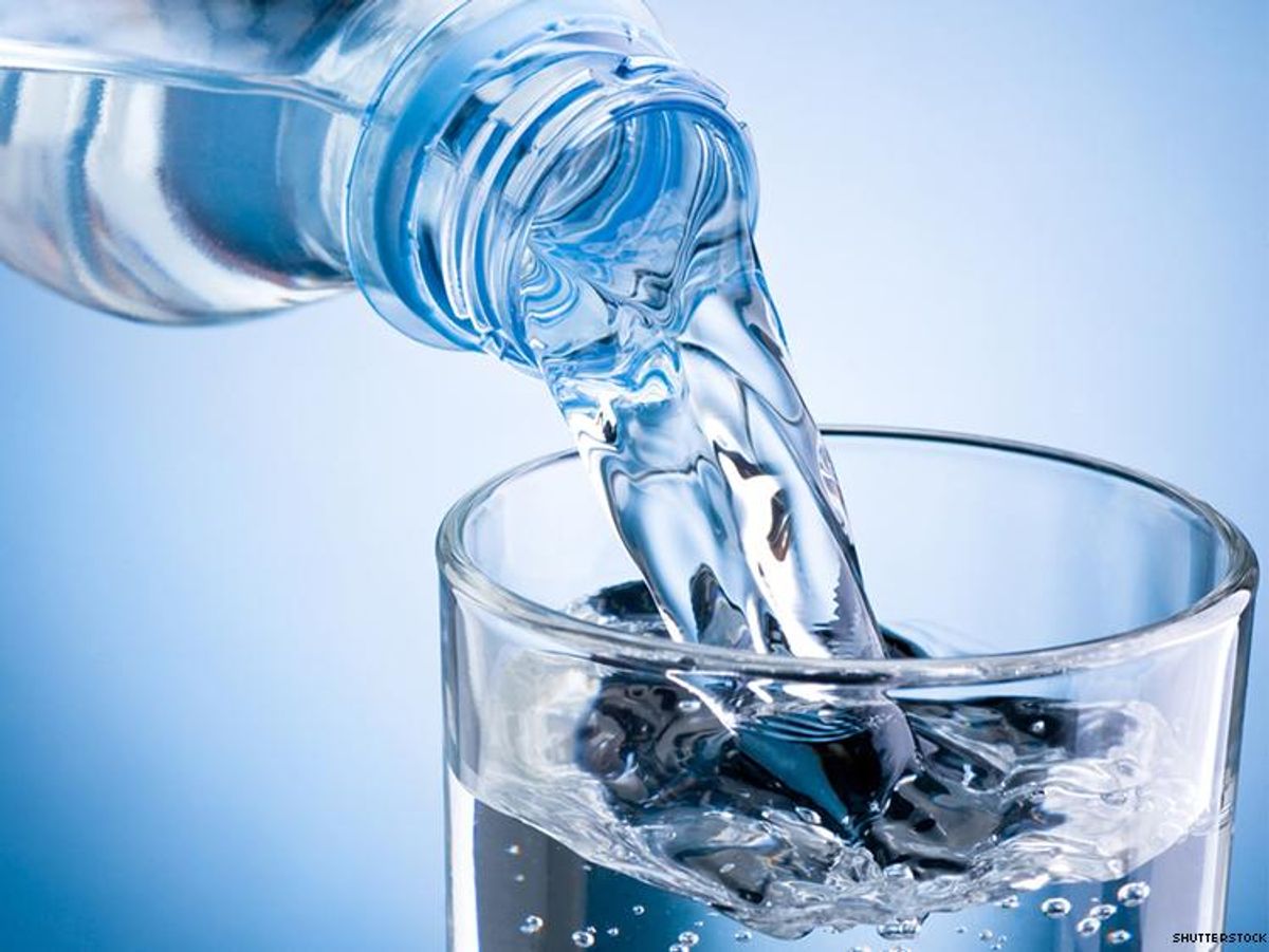 Can Offering free water in gay bars reduce hiv rates?