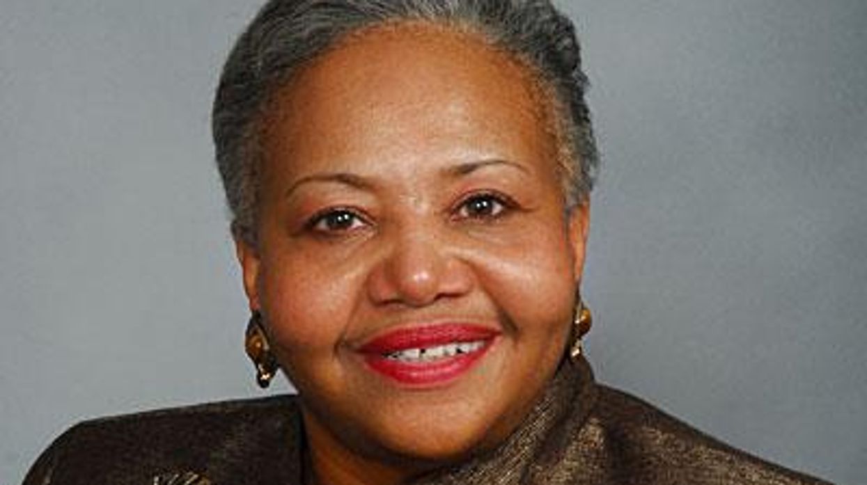 Debra_fraser-howzex400